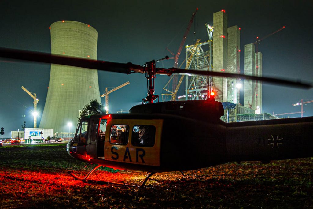 Rettungshubschrauber am Bau des Braunkohlekraftwerks Neurath / © Foto: Georg Berg