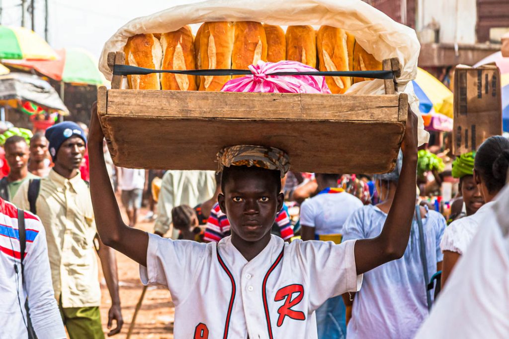 Bäckerjunge aus Sierra Leone